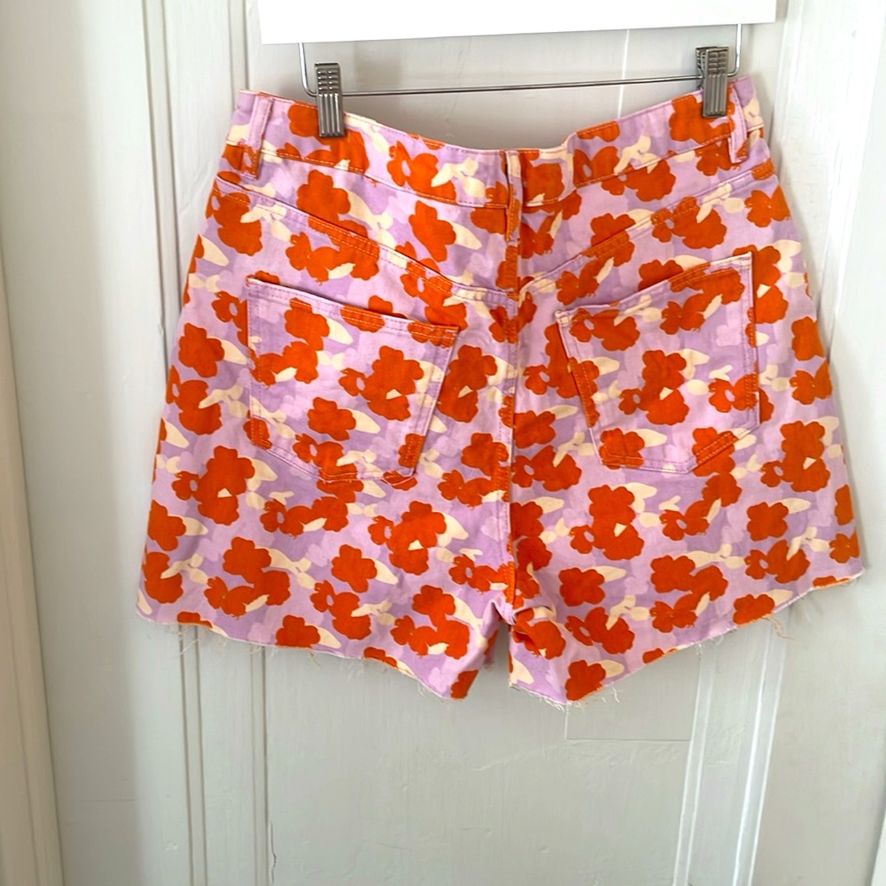 Zara NWOT “The 90s Short ” in Poppy Flower Lilac & Orange Cotton Print Size 10 - Picture 3 of 6